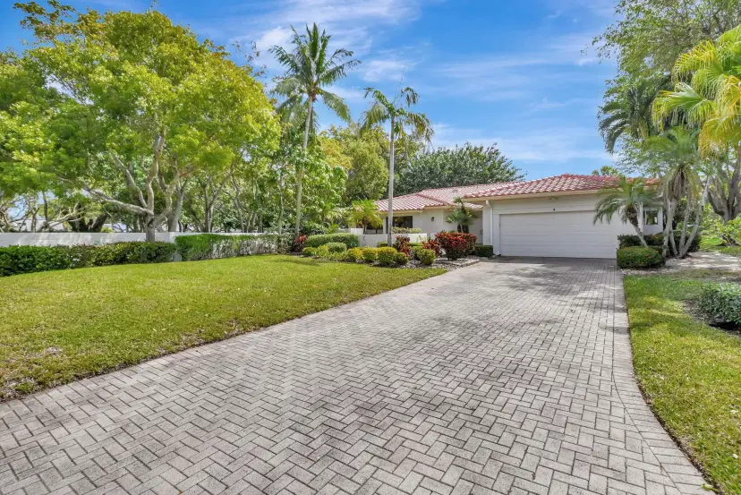 Picture of 4 Bristol Circle, Boynton Beach FL 33436