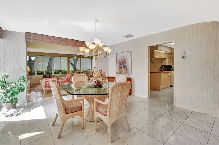 Picture of 4 Bristol Circle, Boynton Beach FL 33436