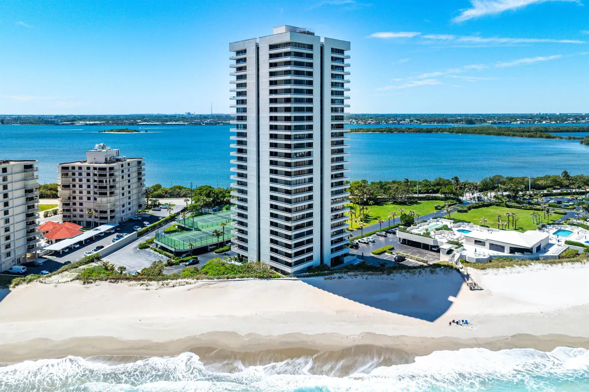 Picture of 5510 N Ocean Drive 15-B, Riviera Beach, FL 33404