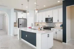 Picture of 7266 Wilton Dr, Naples, FL 34109