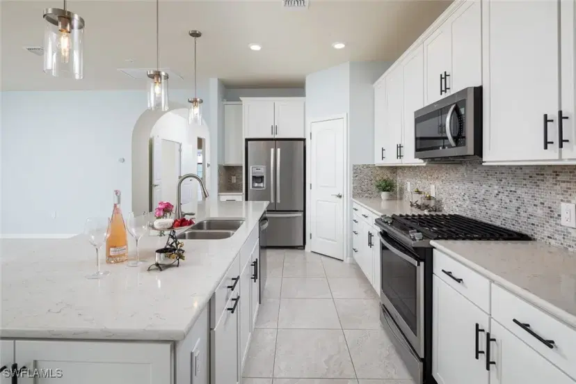 Picture of 7266 Wilton Dr, Naples FL 34109