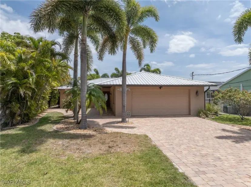 Picture of 2020 Aruba Ave, Fort Myers FL 33905