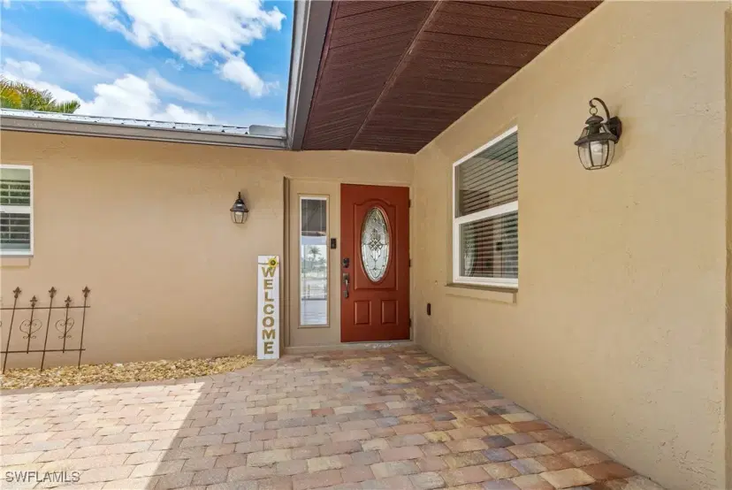 Picture of 2020 Aruba Ave, Fort Myers FL 33905
