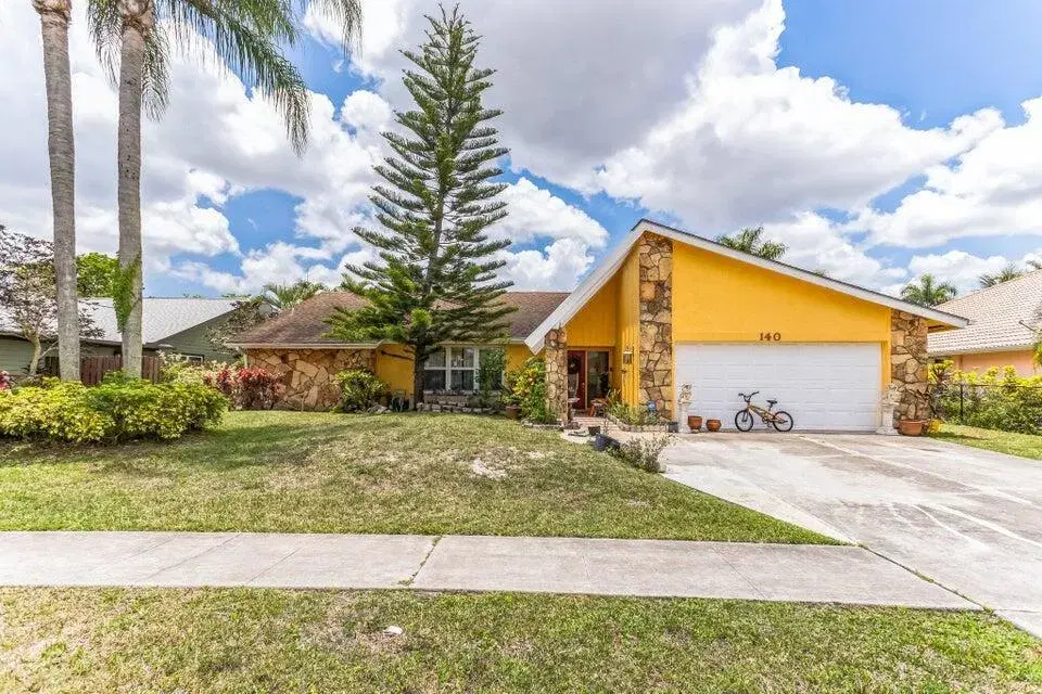 Picture of 140 Ponce De Leon St Street, Royal Palm Beach, FL 33411
