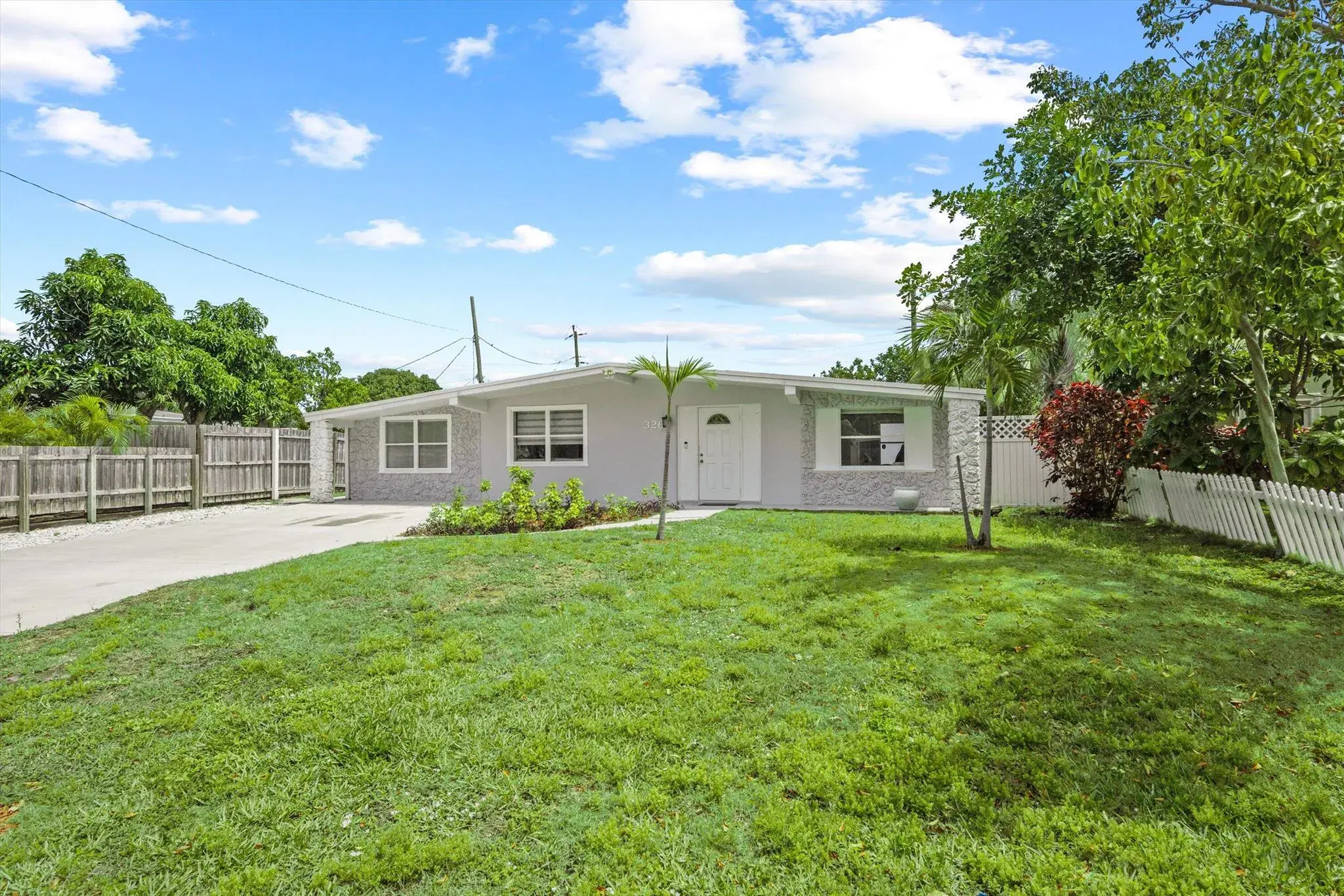 Picture of 326 Glen Arbor Terrace, Boynton Beach, FL 33426