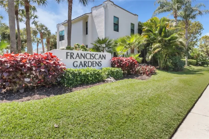 Picture of 822 10Th Ave S 822, Naples FL 34102