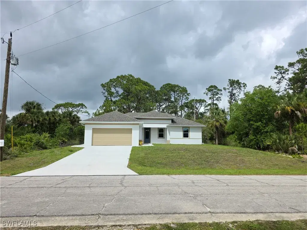 Picture of 5005 Eifel Ln, Labelle, FL 33935