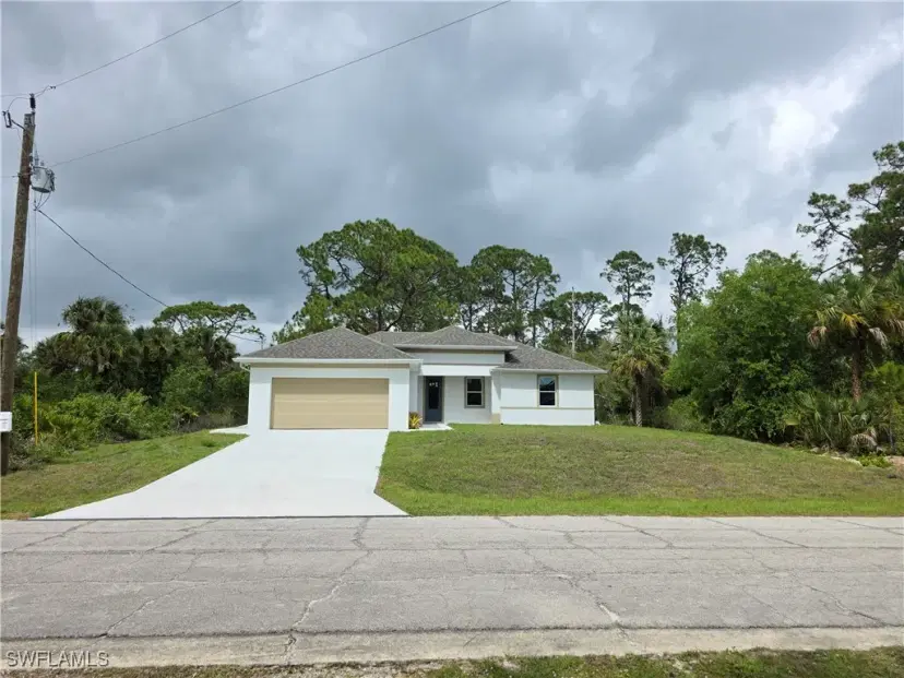 Picture of 5005 Eifel Ln, Labelle FL 33935