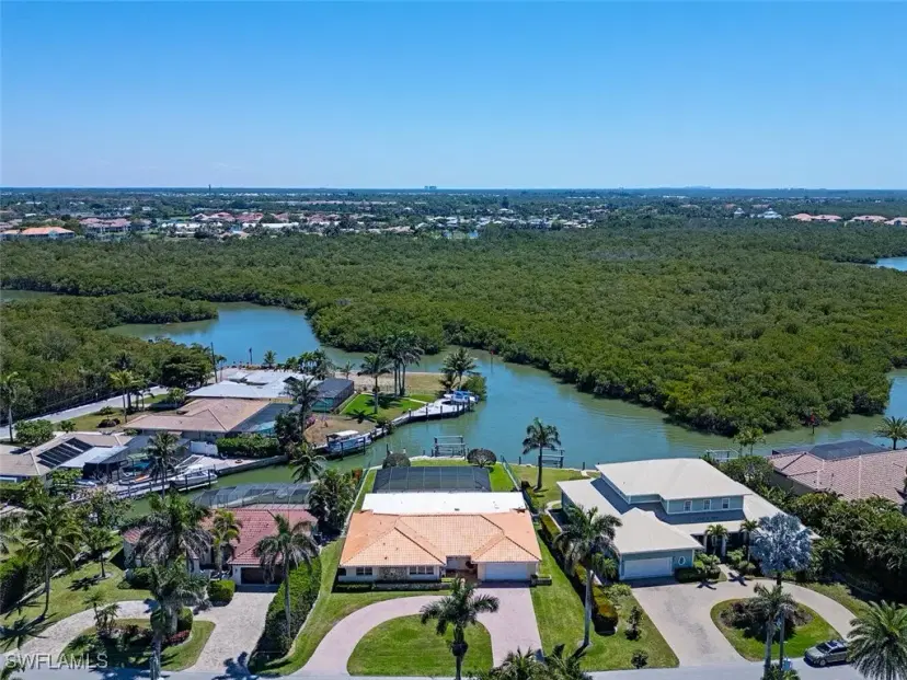 Picture of 2111 Sheepshead Dr, Naples FL 34102