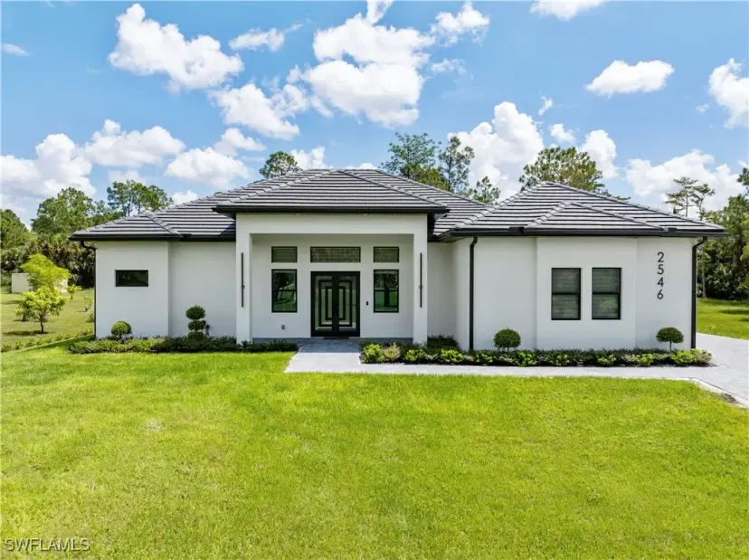 Picture of 2546 4Th St Nw, Naples FL 34120