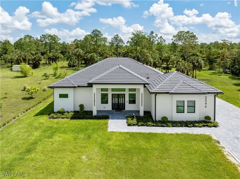Picture of 2546 4Th St Nw, Naples FL 34120