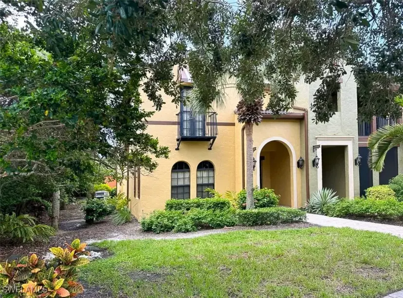Picture of 9114 Chula Vista Ln 11905, Naples FL 34113