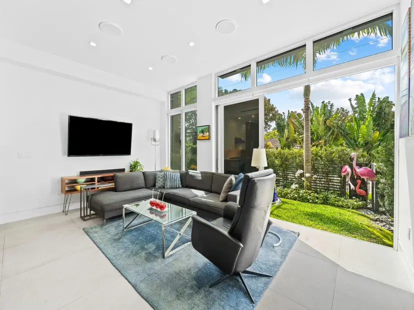 Picture of 805 NE 6Th St, Fort Lauderdale FL 33304