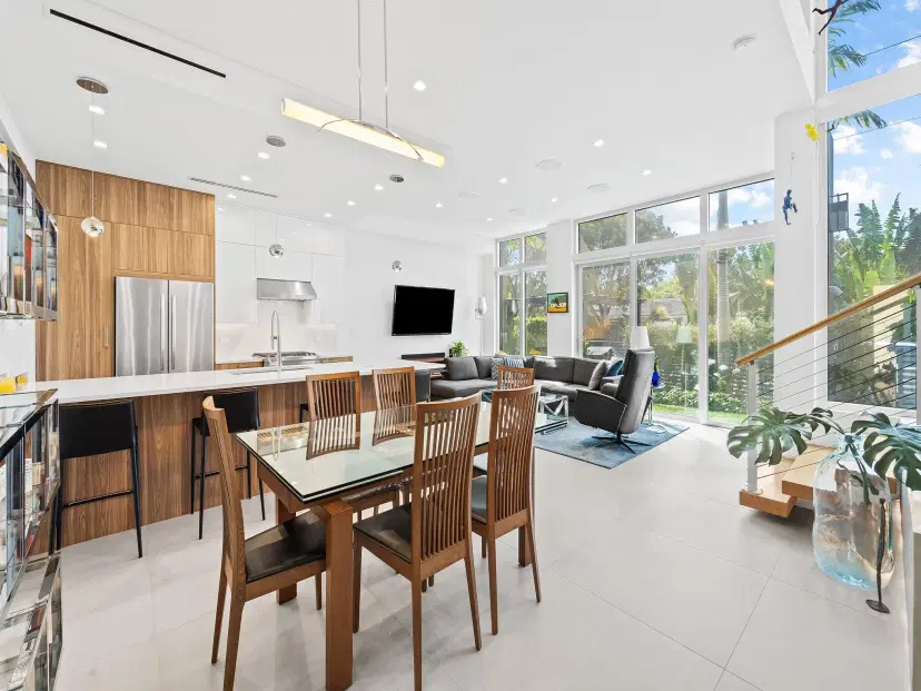 Picture of 805 NE 6Th St, Fort Lauderdale FL 33304