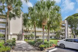 Picture of 4701 Martinique Dr M4, Coconut Creek, FL 33066
