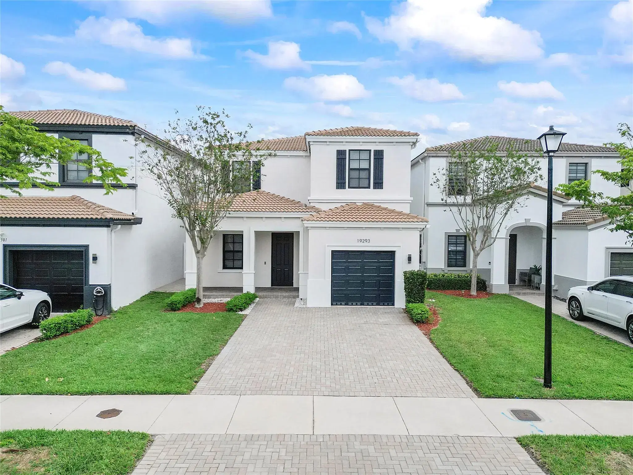 Picture of 19293 NE 8Th Ct, Miami, FL 33179