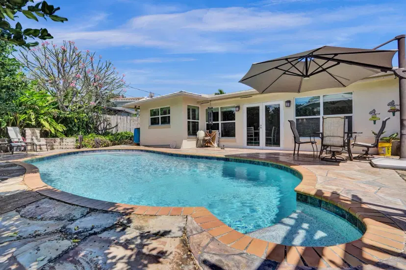 Picture of 445 SE 17Th Terrace, Deerfield Beach FL 33441
