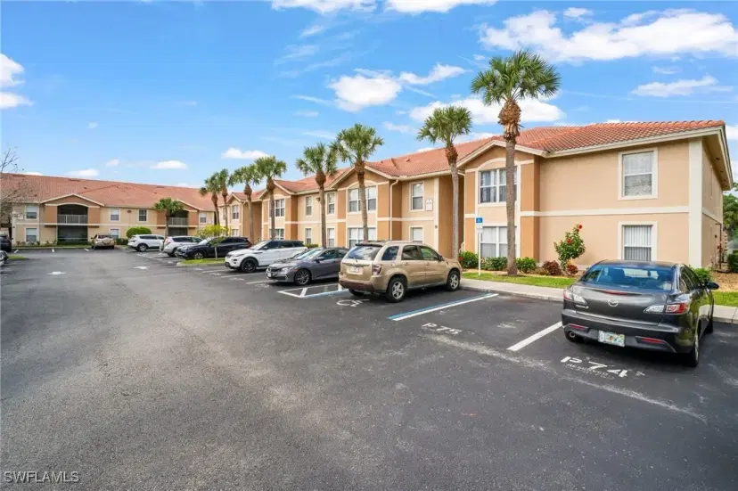 Picture of 8245 Ibis Club Drive Dr 401, Naples FL 34104