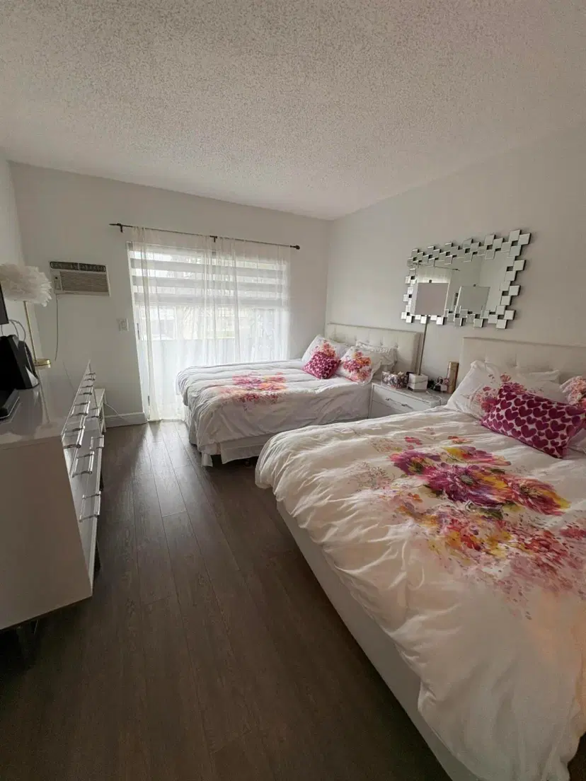 Picture of 138 Waltham F, West Palm Beach FL 33417