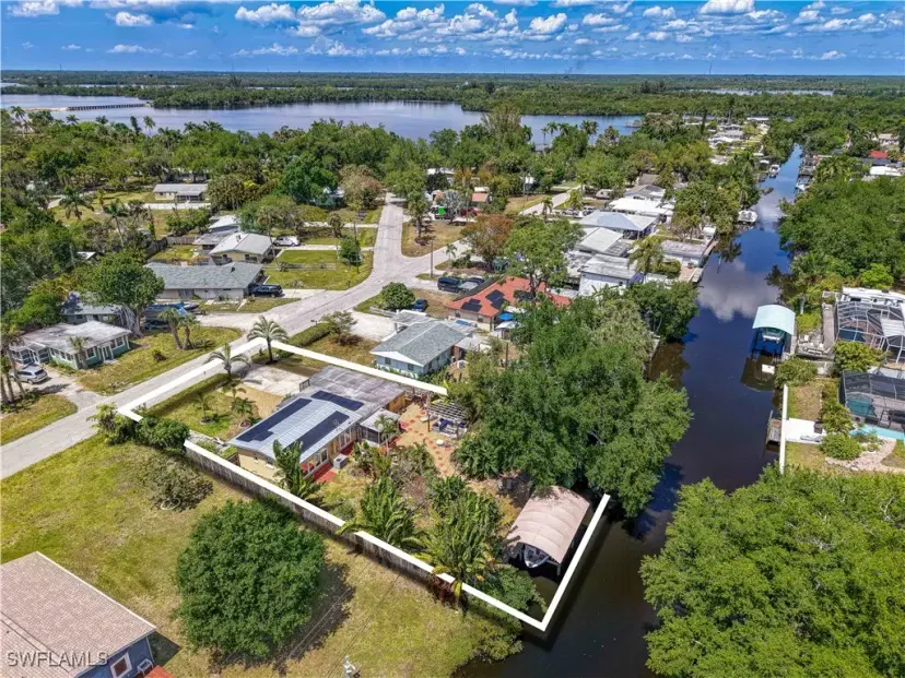 Picture of 231 Kingston Dr, Fort Myers FL 33905