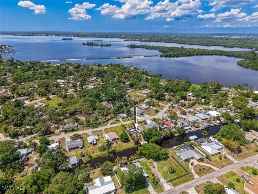 Picture of 231 Kingston Dr, Fort Myers FL 33905