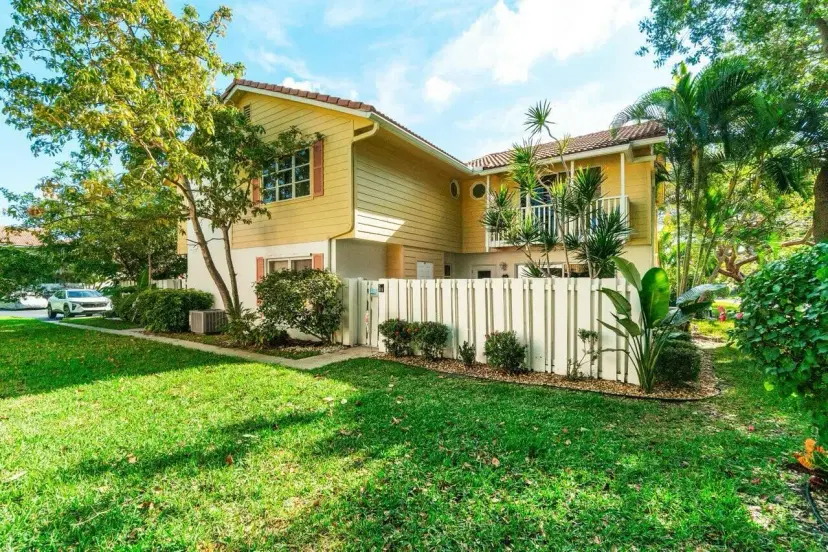 Picture of 227 Seabreeze Circle, Jupiter FL 33477
