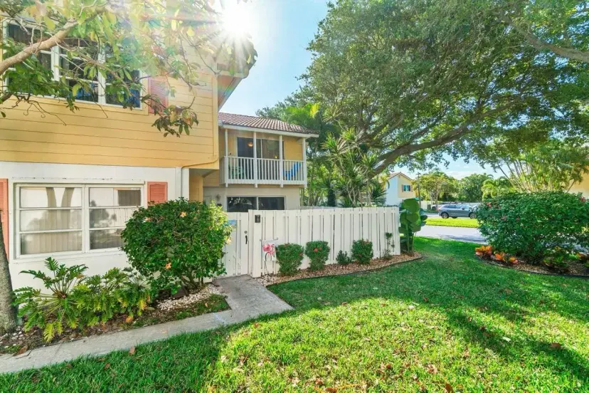 Picture of 227 Seabreeze Circle, Jupiter FL 33477