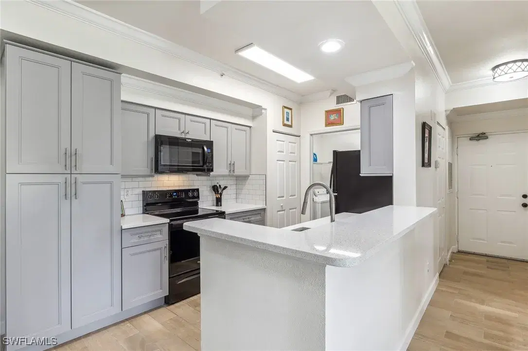 Picture of 4610 Saint Croix Ln 1015, Naples, FL 34109