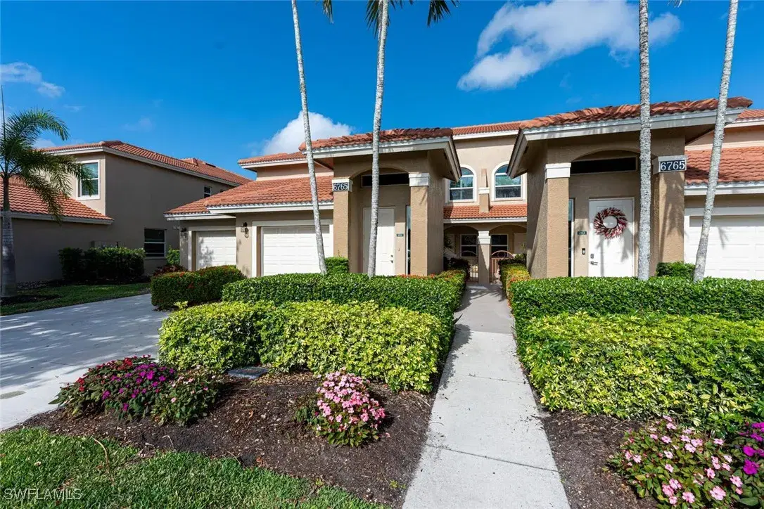 Picture of 6765 Huntington Lakes Cir 201, Naples, FL 34119