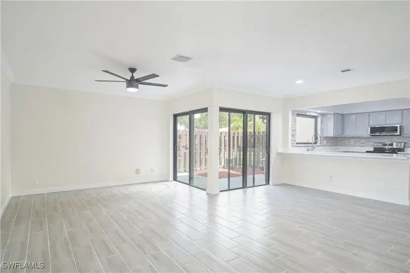 Picture of 711 SE 12Th Ave 136, Cape Coral FL 33990