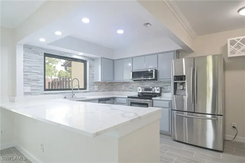 Picture of 711 SE 12Th Ave 136, Cape Coral FL 33990