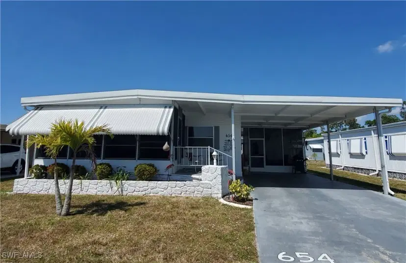 Picture of 654 Future Dr, North Fort Myers FL 33917