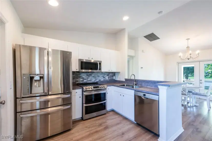 Picture of 135 Blue Ridge Dr 35, Naples FL 34112