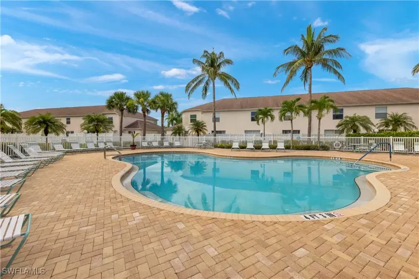 Picture of 3636 Pine Oak Cir 101, Fort Myers FL 33916