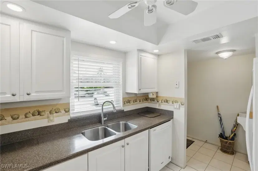 Picture of 5467 Rattlesnake Hamm Rd C-105, Naples FL 34113