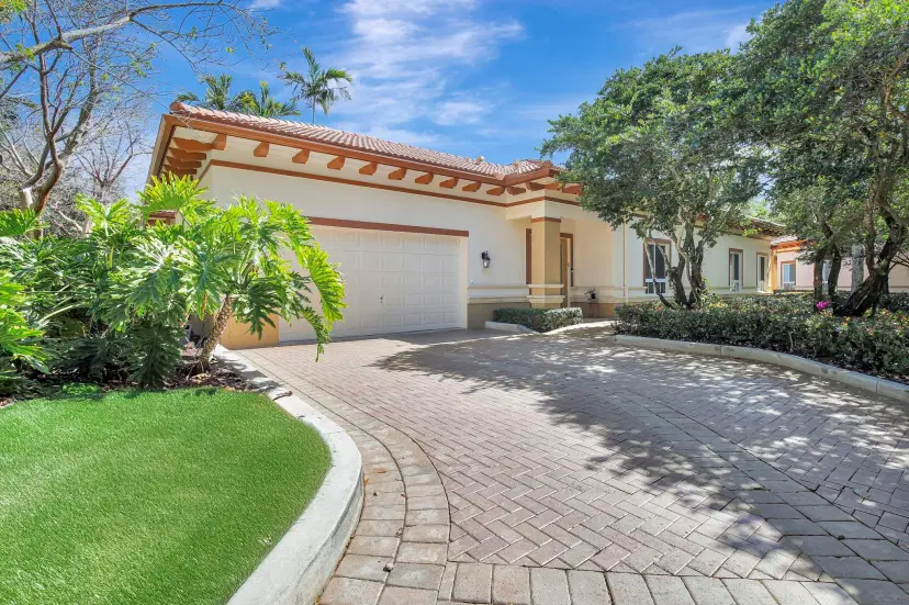 Picture of 16126 Emerald Estates Dr, Weston FL 33331