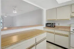 Picture of 151 Cypress Way E D3, Naples, FL 34110