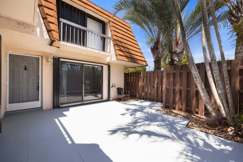 Picture of 825 Center Street 8C, Jupiter FL 33458