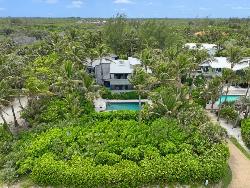 Picture of 128 N Beach Road, Jupiter Island FL 33455