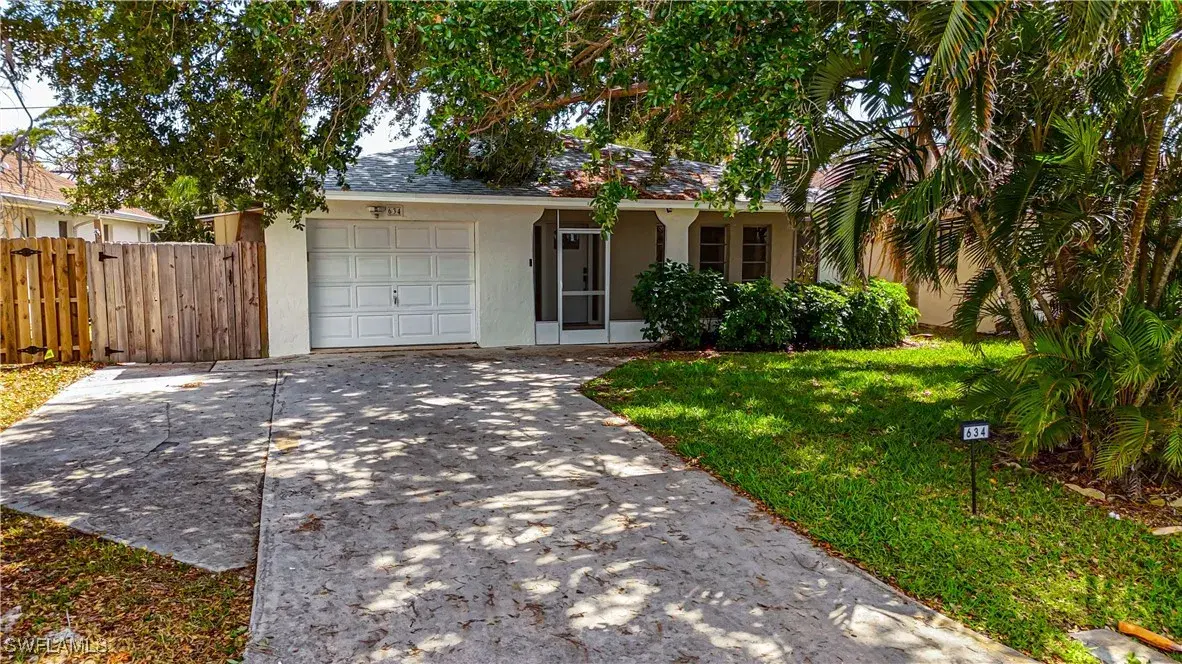 Picture of 634 103Rd Ave N, Naples, FL 34108