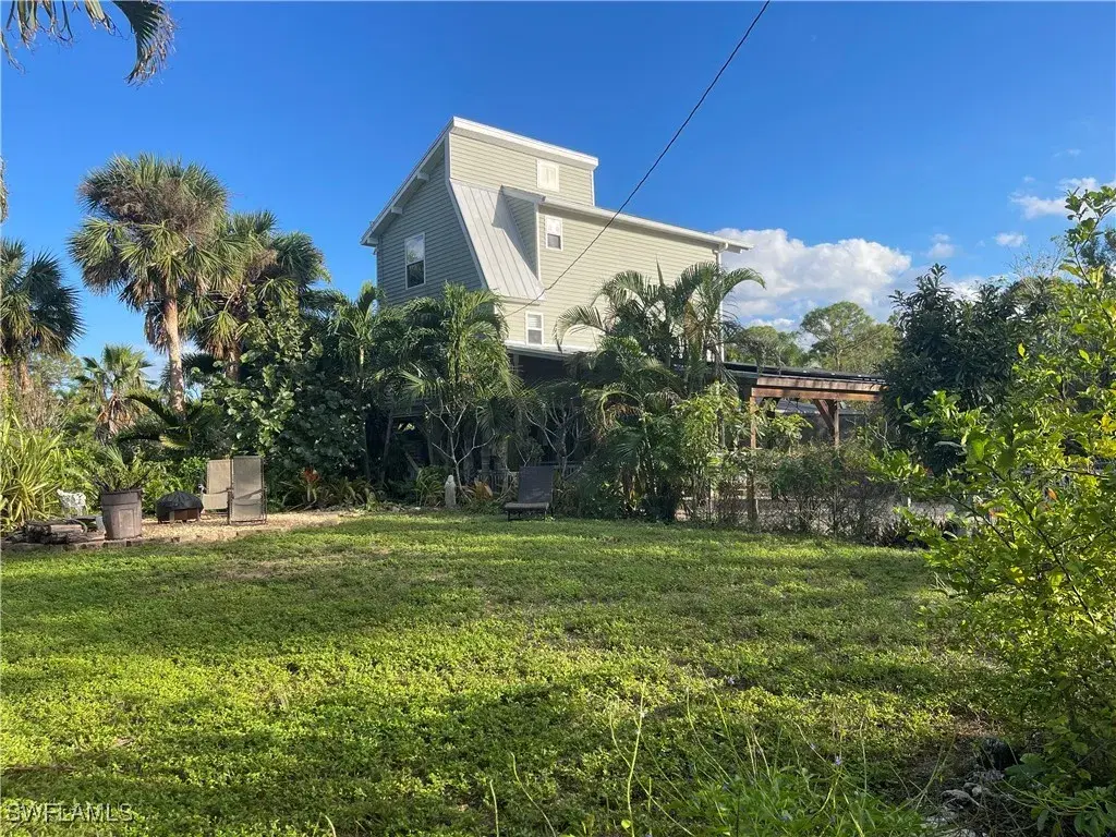 Picture of 6831 Tropical Ln, Bokeelia, FL 33922