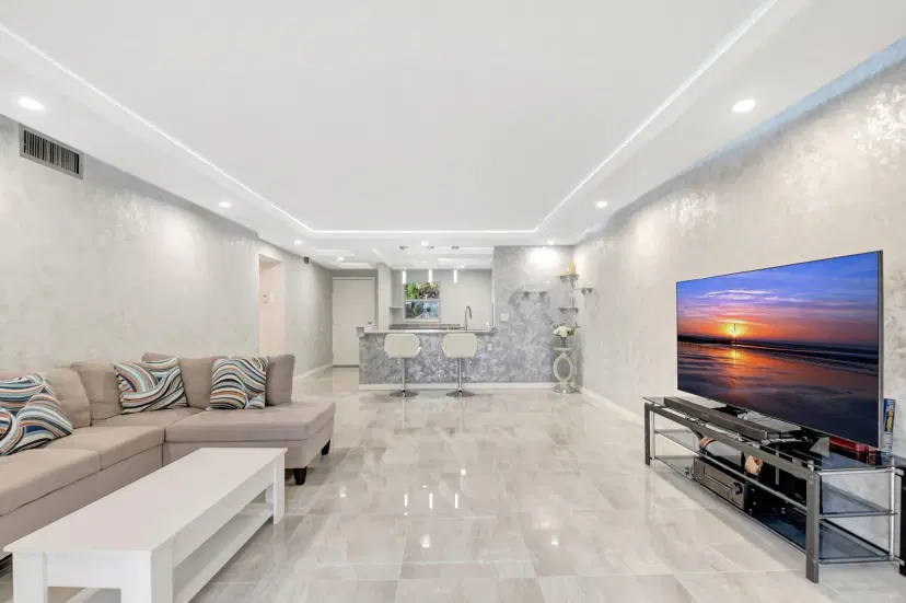 Picture of 2615 NE 3Rd Court 220, Boynton Beach FL 33435