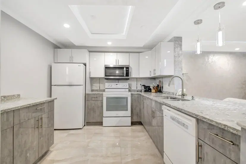 Picture of 2615 NE 3Rd Court 220, Boynton Beach FL 33435