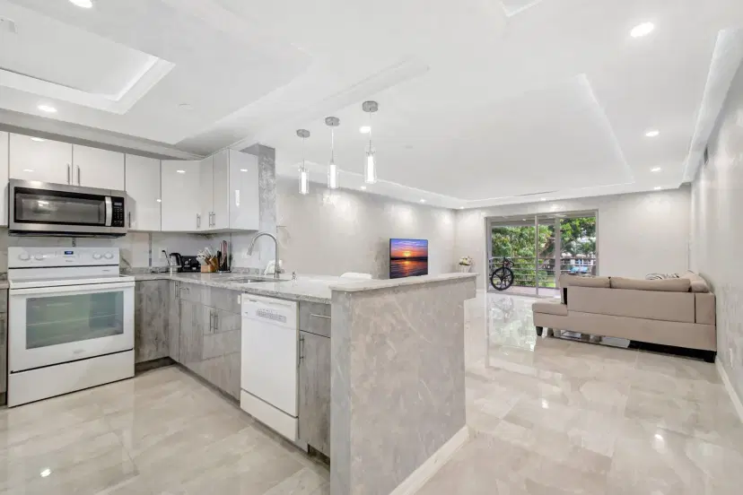 Picture of 2615 NE 3Rd Court 220, Boynton Beach FL 33435
