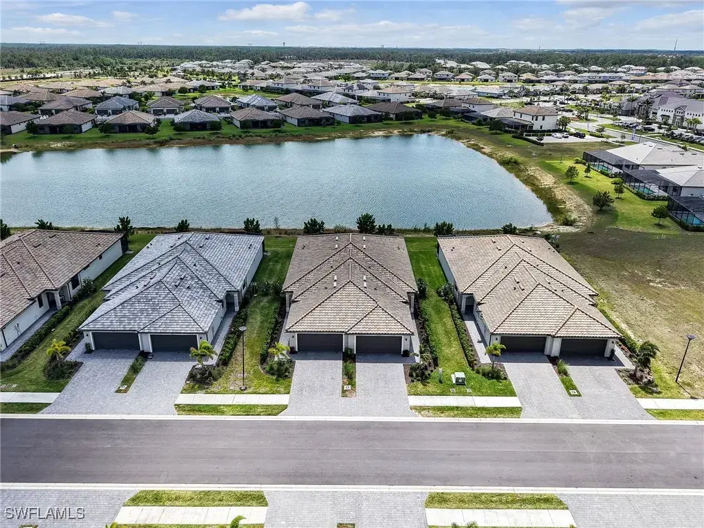 Picture of 14009 Hunter Oak Dr, Fort Myers, FL 33913