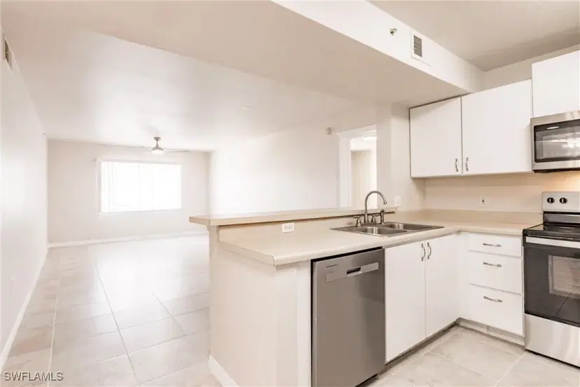 Picture of 8304 Key Royal Cir 1721, Naples FL 34119