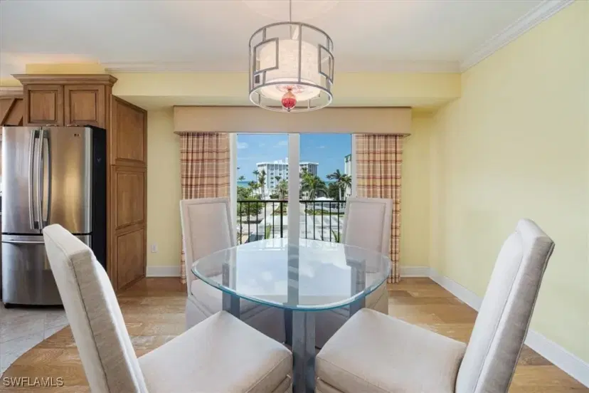 Picture of 2900 Gulf Shore Blvd N 406, Naples FL 34103