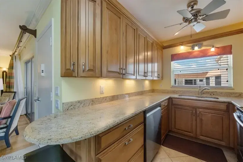 Picture of 2900 Gulf Shore Blvd N 406, Naples FL 34103