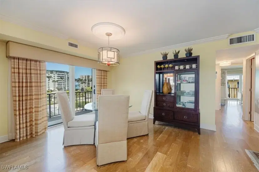 Picture of 2900 Gulf Shore Blvd N 406, Naples FL 34103