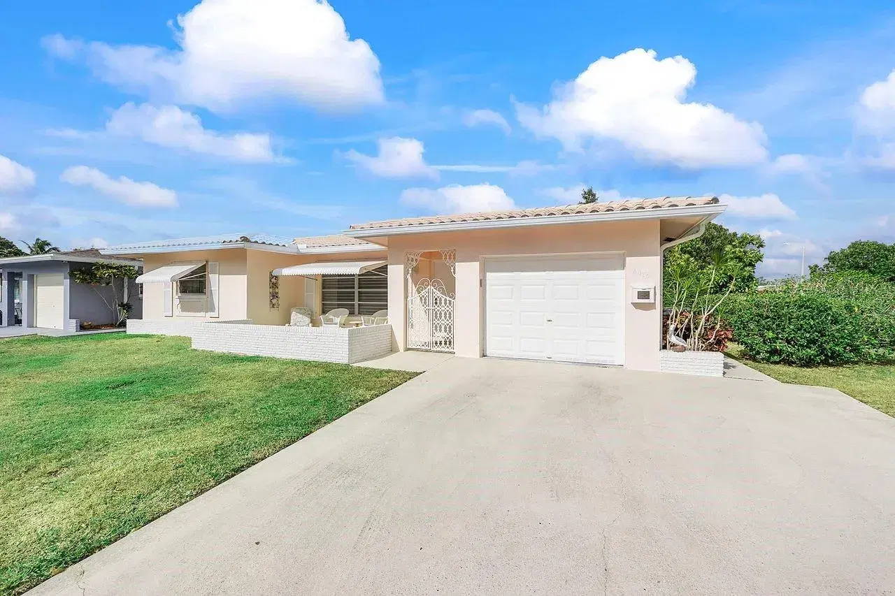 Picture of 6015 NW 67Th Ter, Tamarac, FL 33321